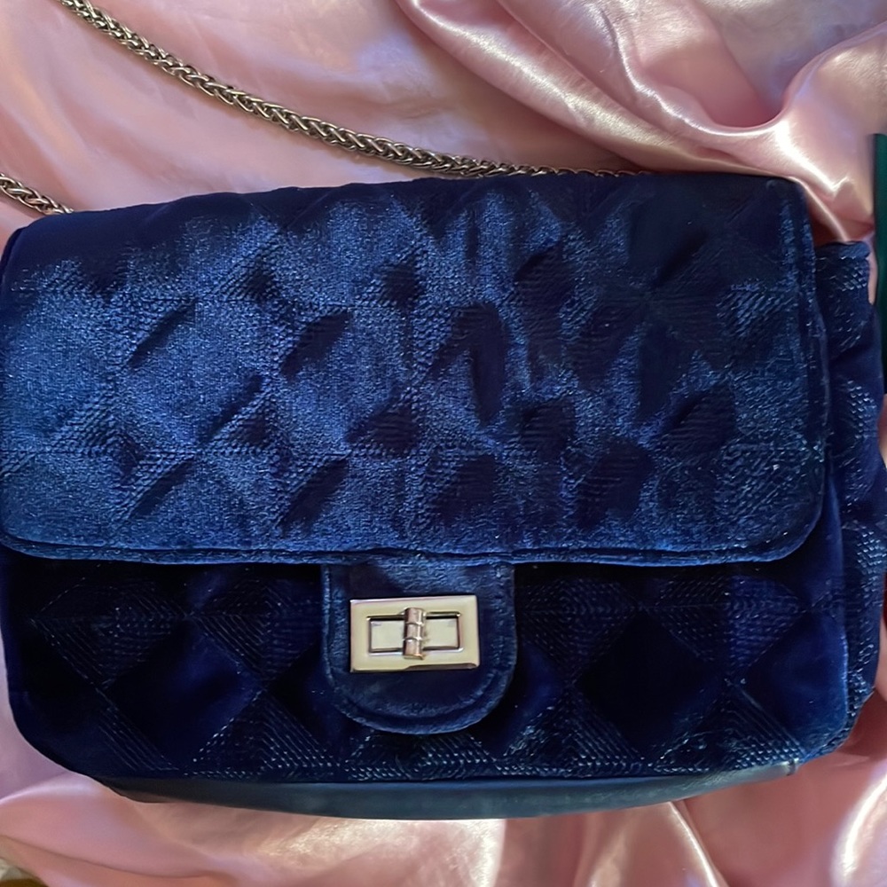Chain link side purse